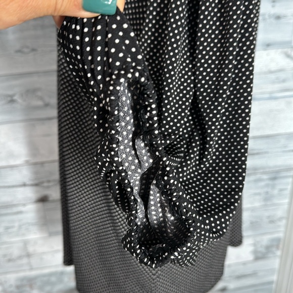 ADRIANNA PAPELL PRINTED 3/4 PLEATED SLEEVE BLOUSE - Picture 6 of 9